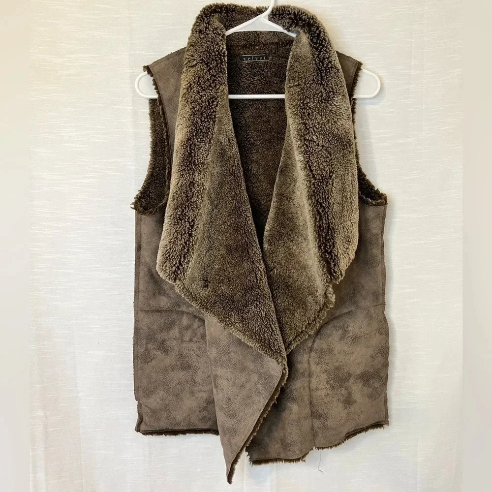 Velvet Taupe Faux Leather Vest Womens Open Front Pockets Faux Fur - Picture 2 of 9